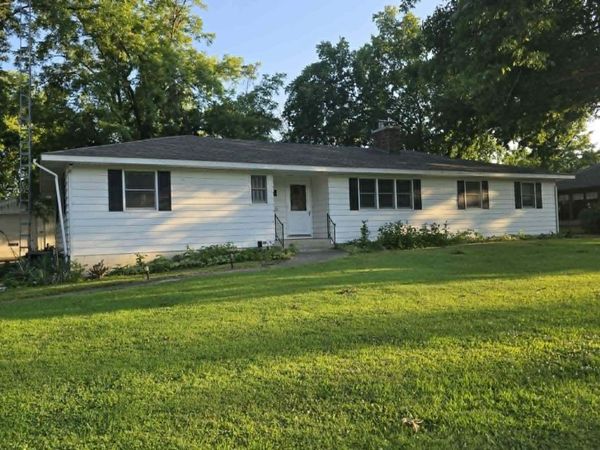 208 E Bodine Avenue , Clinton, MO 64735