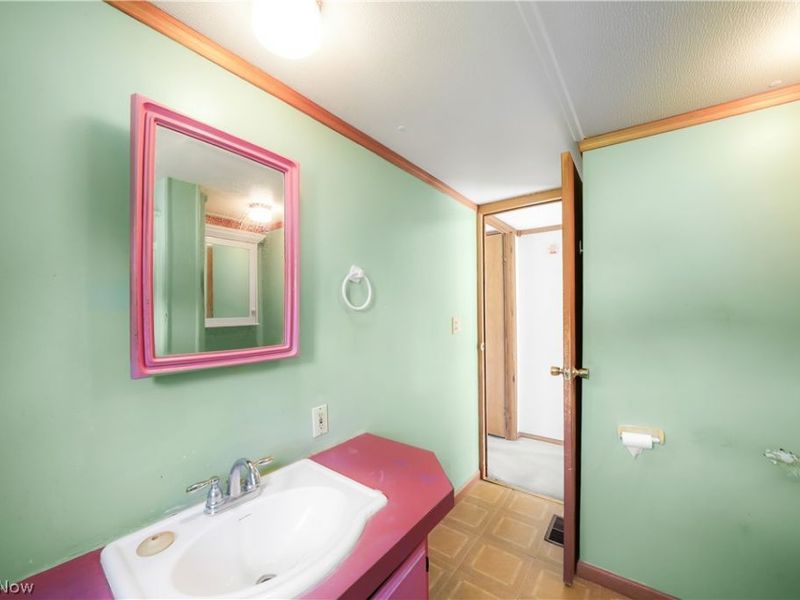 10748 Woodard Road, Deerfield, OH 44411 Photo 17