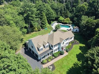 60 Old Oaken Bucket Rd, Norwell, MA 02061