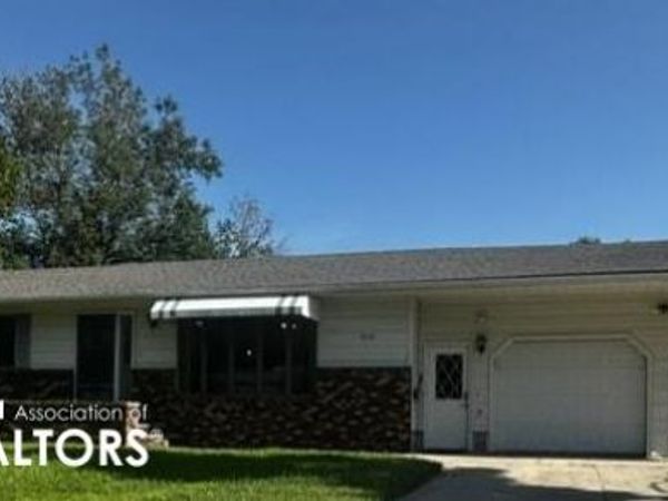 640 7Th Street SW, Britt, IA 50423