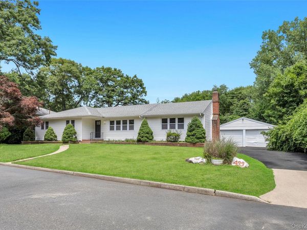 499 Silver St Street , West Babylon, NY 11704