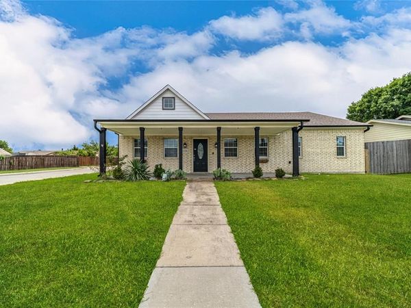8306 Chesham Drive, Rowlett, TX 75088