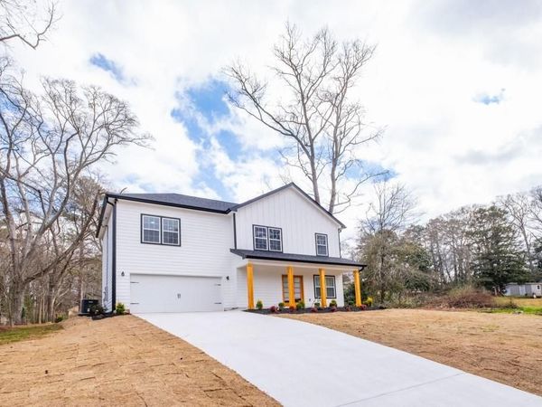 165 Strickland Street , Fairburn, GA 30213