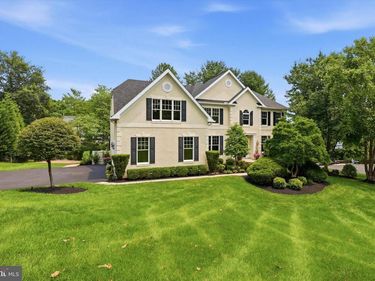 16 HEATHER WAY, NEWTOWN SQUARE, PA 19073