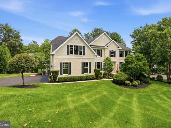 16 HEATHER WAY, NEWTOWN SQUARE, PA 19073