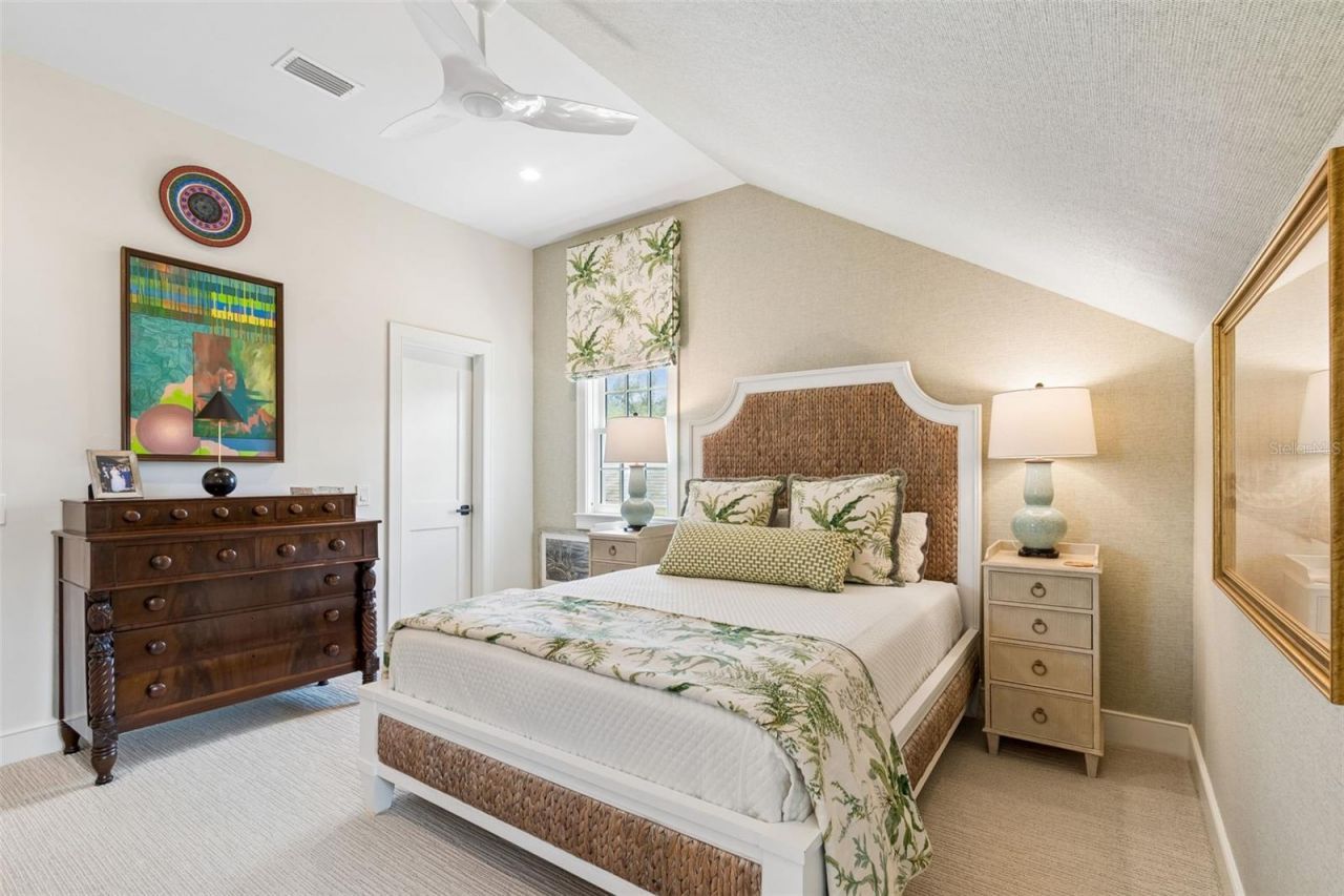 2414 W Country Club Avenue, Tampa, FL 33611 Photo