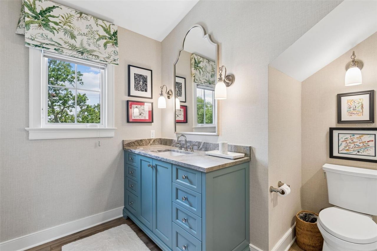 2414 W Country Club Avenue, Tampa, FL 33611 Photo