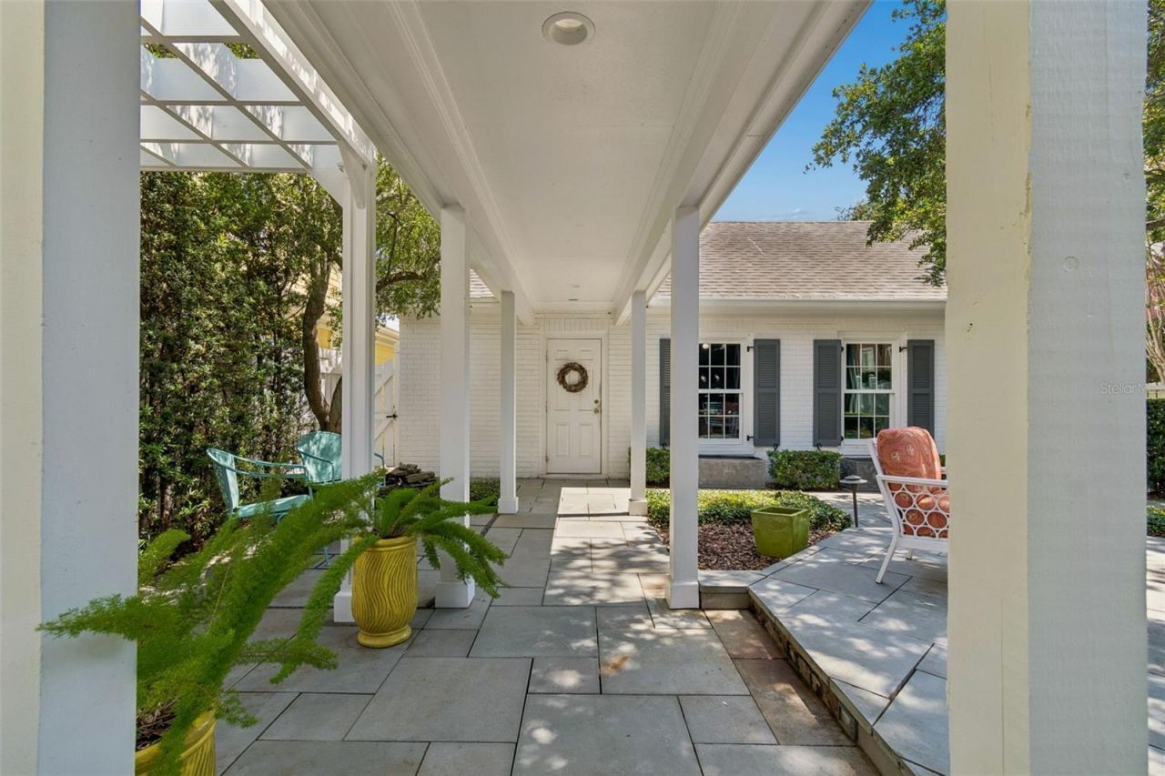 2414 W Country Club Avenue, Tampa, FL 33611 Photo