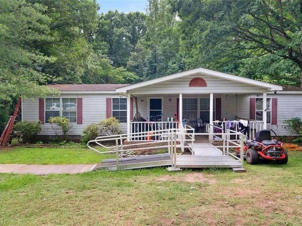 1040 Kelly Drive , Pine Hall, NC 27042