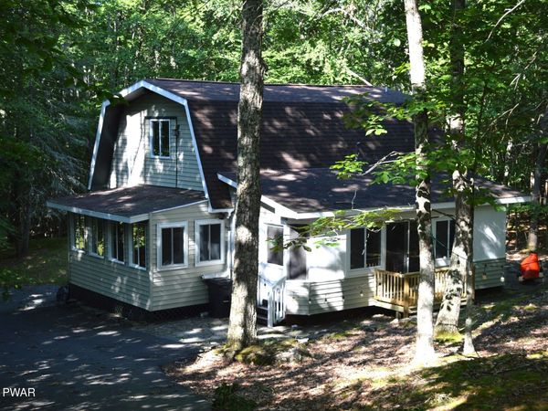 121 Ledgeview Drive , Hawley, PA 18428