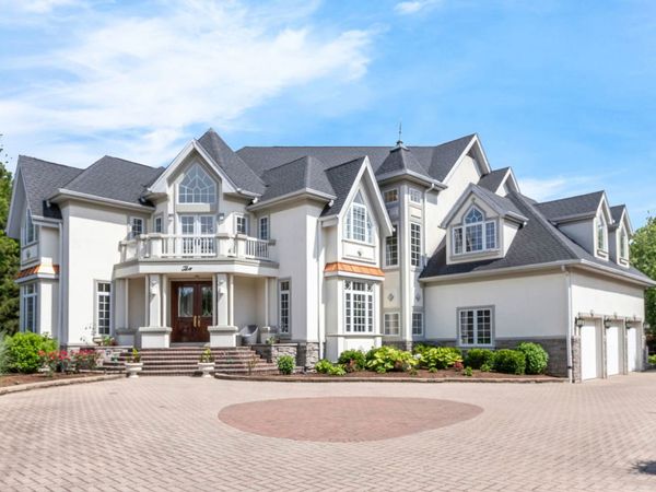 10 Clubside Court, Burr Ridge, IL 60527