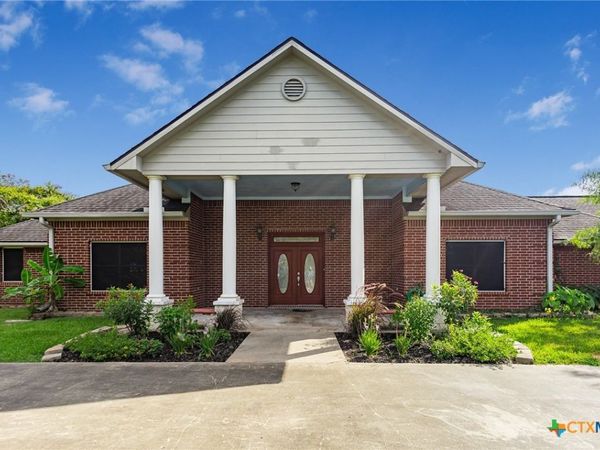 438 Westpark Avenue , Victoria, TX 77905