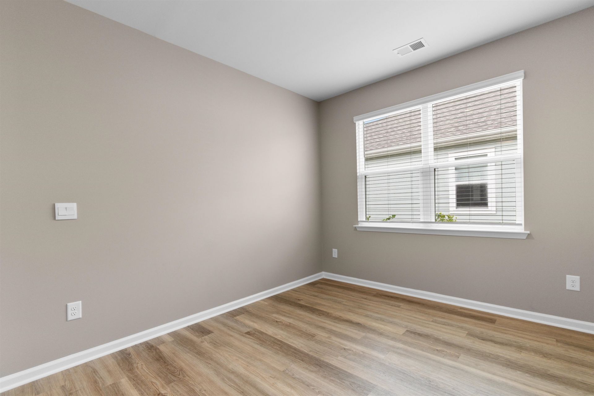 1102 Black Lake Way Photo 16