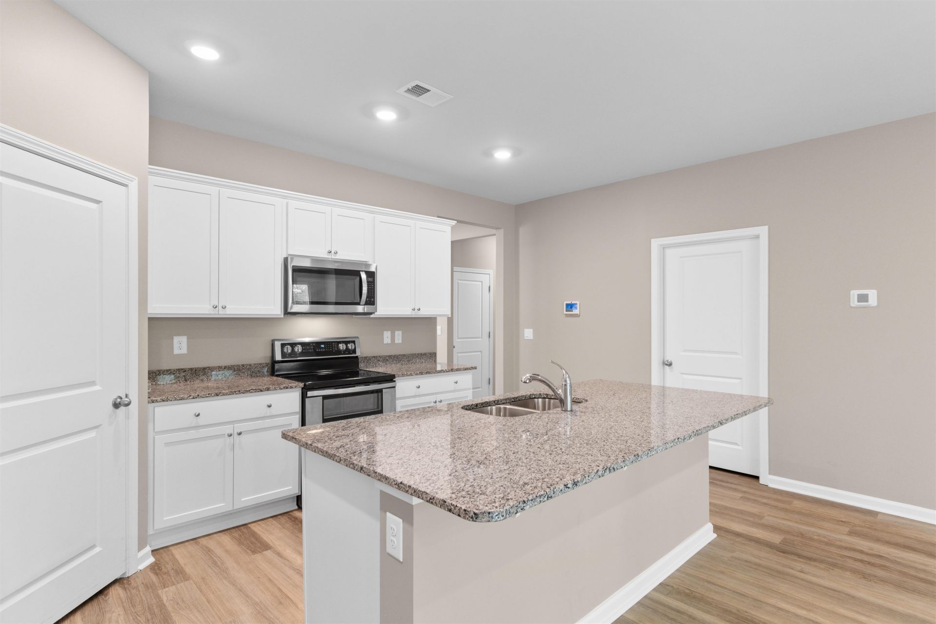 1102 Black Lake Way Photo 8