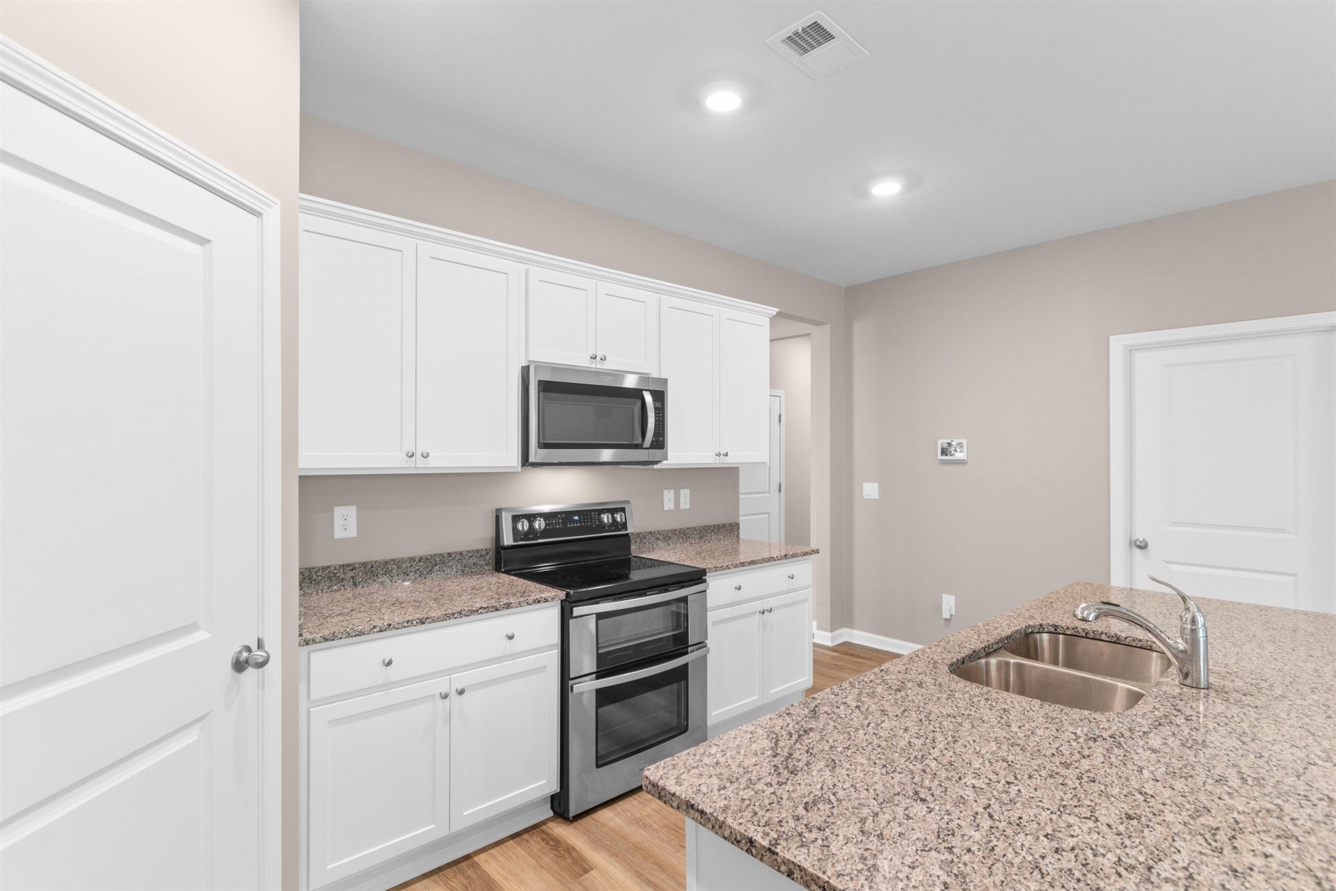 1102 Black Lake Way Photo 9