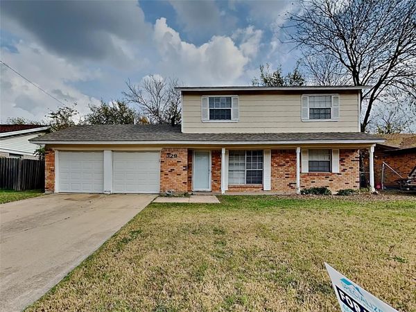 329 Deer Creek Road , Everman, TX 76140