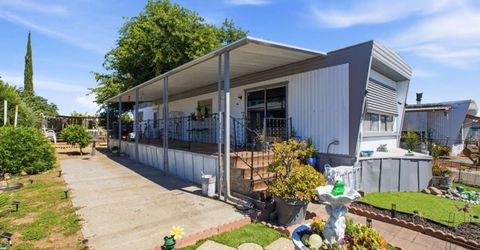 67 Village Green Dr, Sacramento, CA 95838 Photo