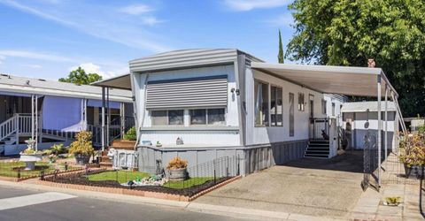 67 Village Green Dr, Sacramento, CA 95838 Photo