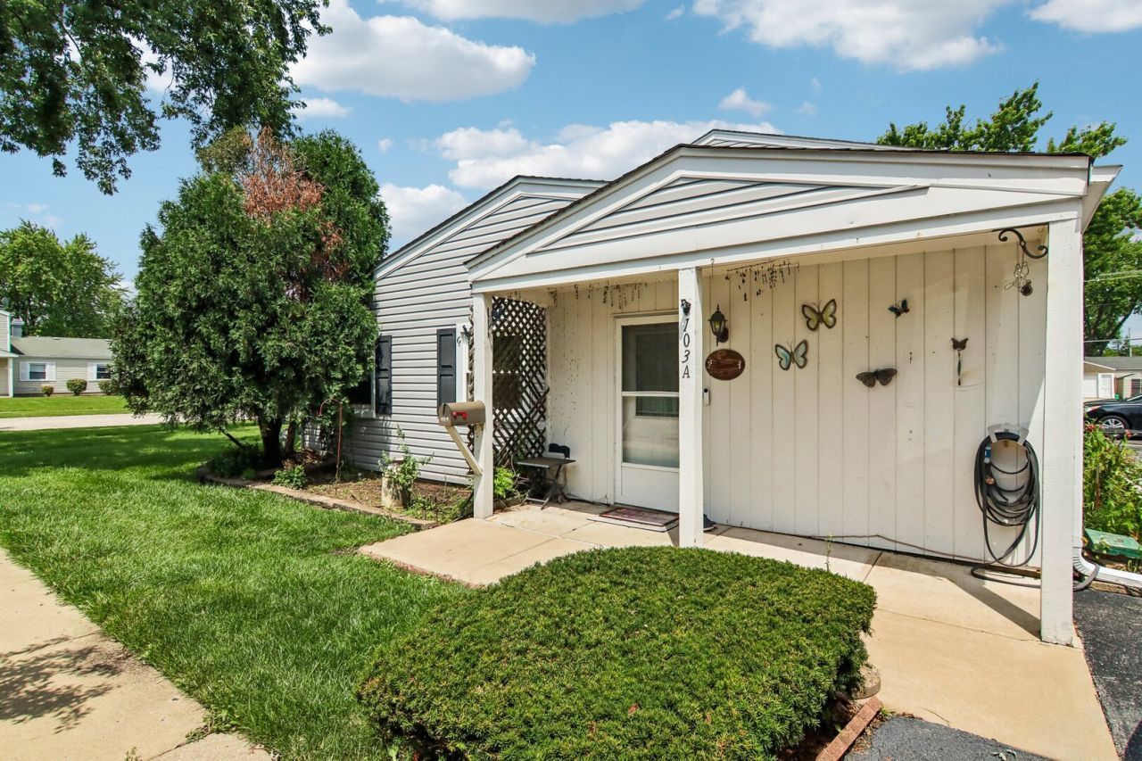 103 Daniel Court , Bartlett, IL 60103