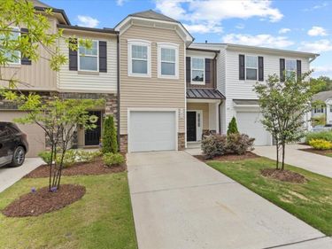702 Ridge Cliff Lane, Zebulon, NC 27597