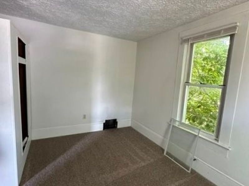 980 Shannon Avenue, Barberton, OH 44203 Photo 4