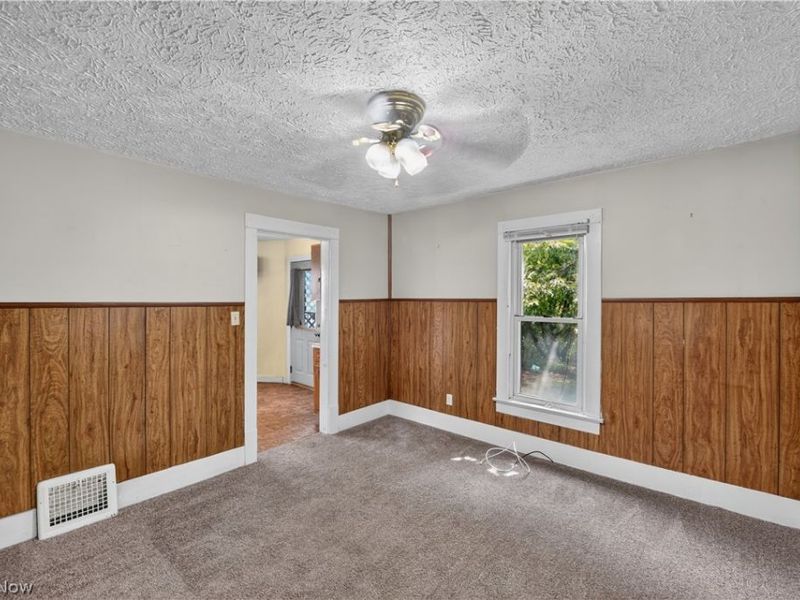 980 Shannon Avenue, Barberton, OH 44203 Photo 5
