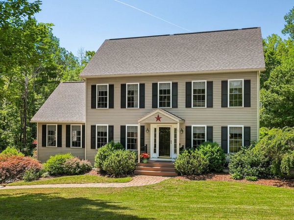 13 Robinson Street, Brentwood, NH 03833