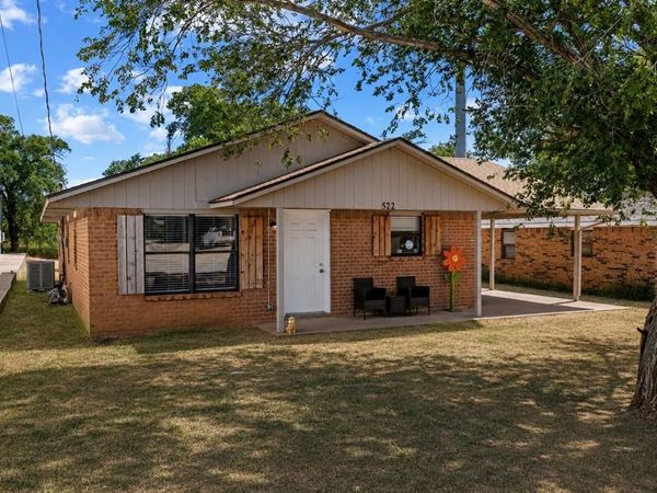 522 E Clark Avenue, Weatherford, OK 73096