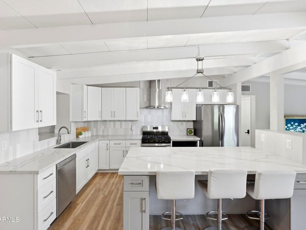 5833 N 10TH Street, Phoenix, AZ 85014