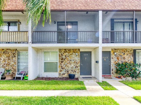 5215 SW 40th Ave , Unit 48, Dania Beach, FL 33314