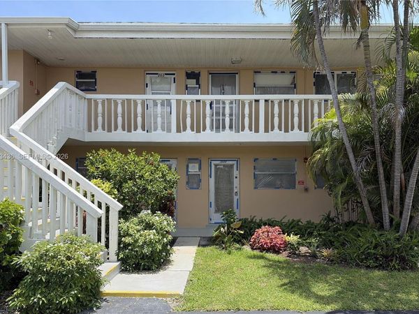 2131 NE 1st Ct, Unit 103, Boynton Beach, FL 33435