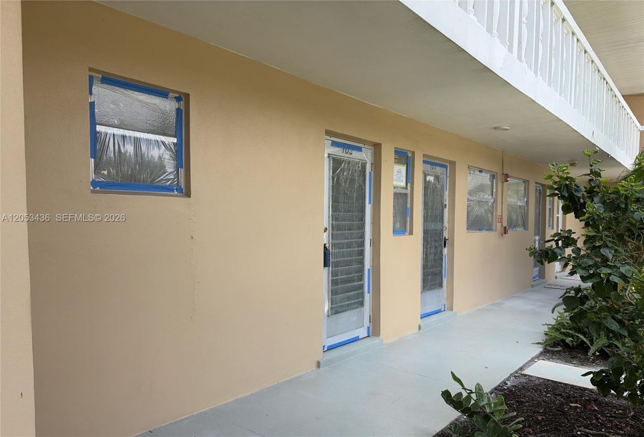 2131 NE 1st Ct, Unit 103, Boynton Beach, FL 33435 Photo