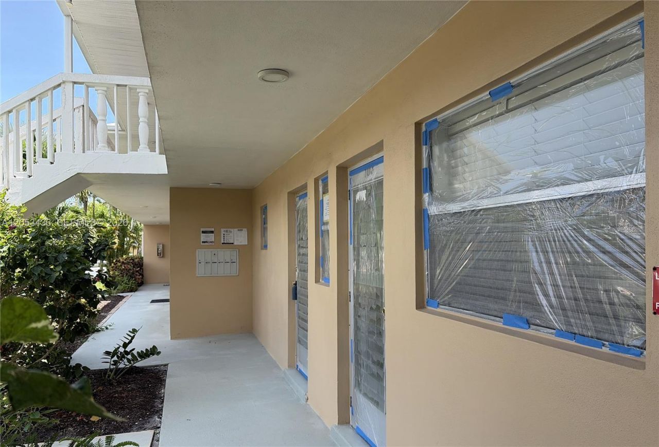 2131 NE 1st Ct, Unit 103, Boynton Beach, FL 33435 Photo