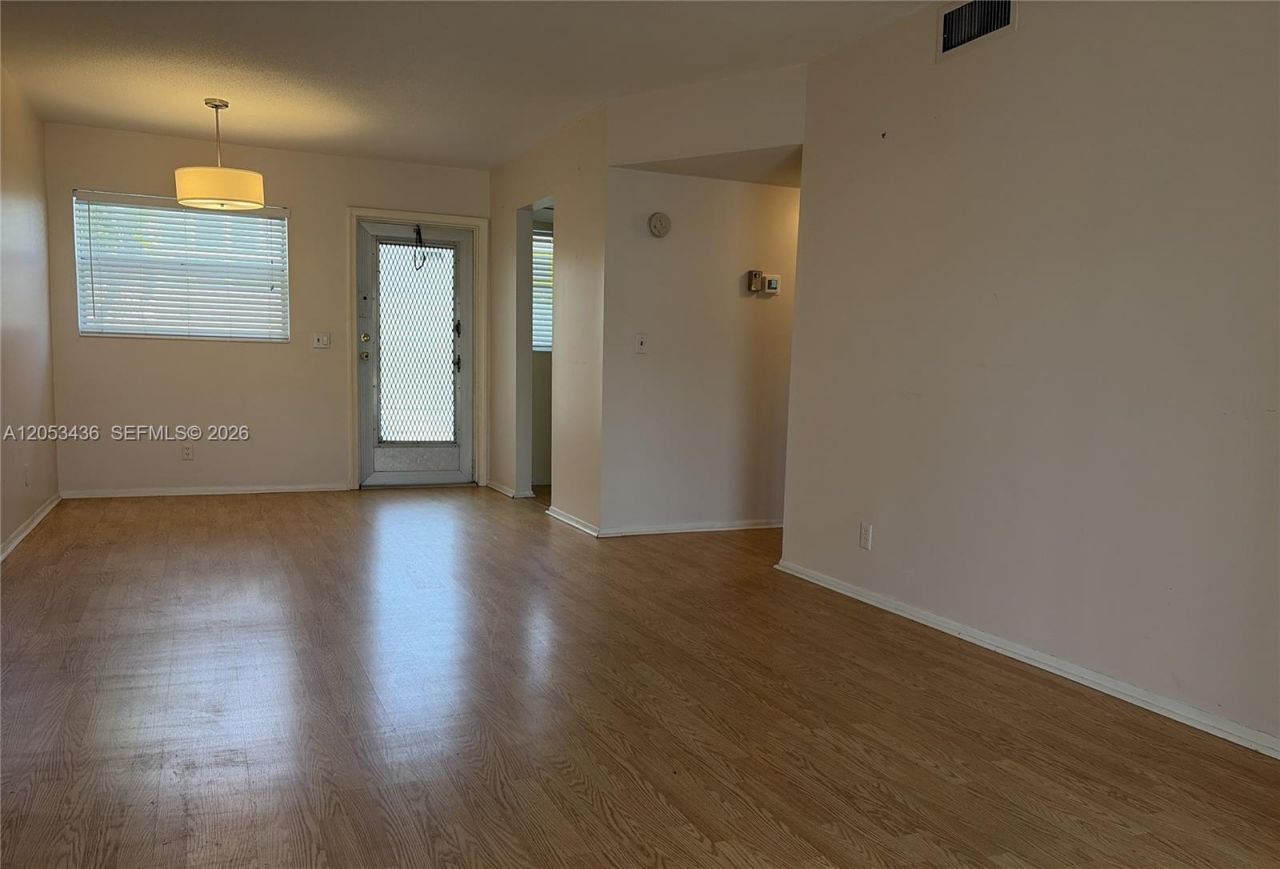 2131 NE 1st Ct, Unit 103, Boynton Beach, FL 33435 Photo