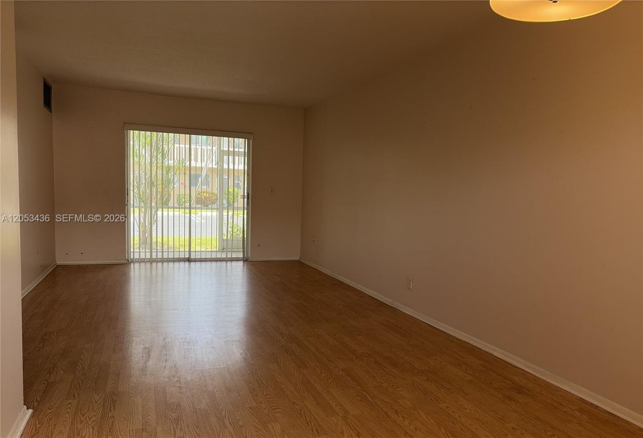 2131 NE 1st Ct, Unit 103, Boynton Beach, FL 33435 Photo