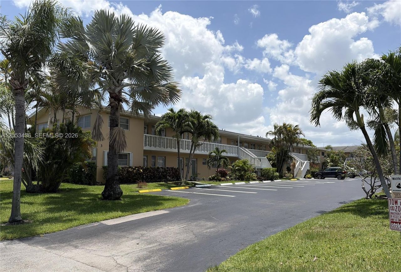 2131 NE 1st Ct, Unit 103, Boynton Beach, FL 33435 Photo