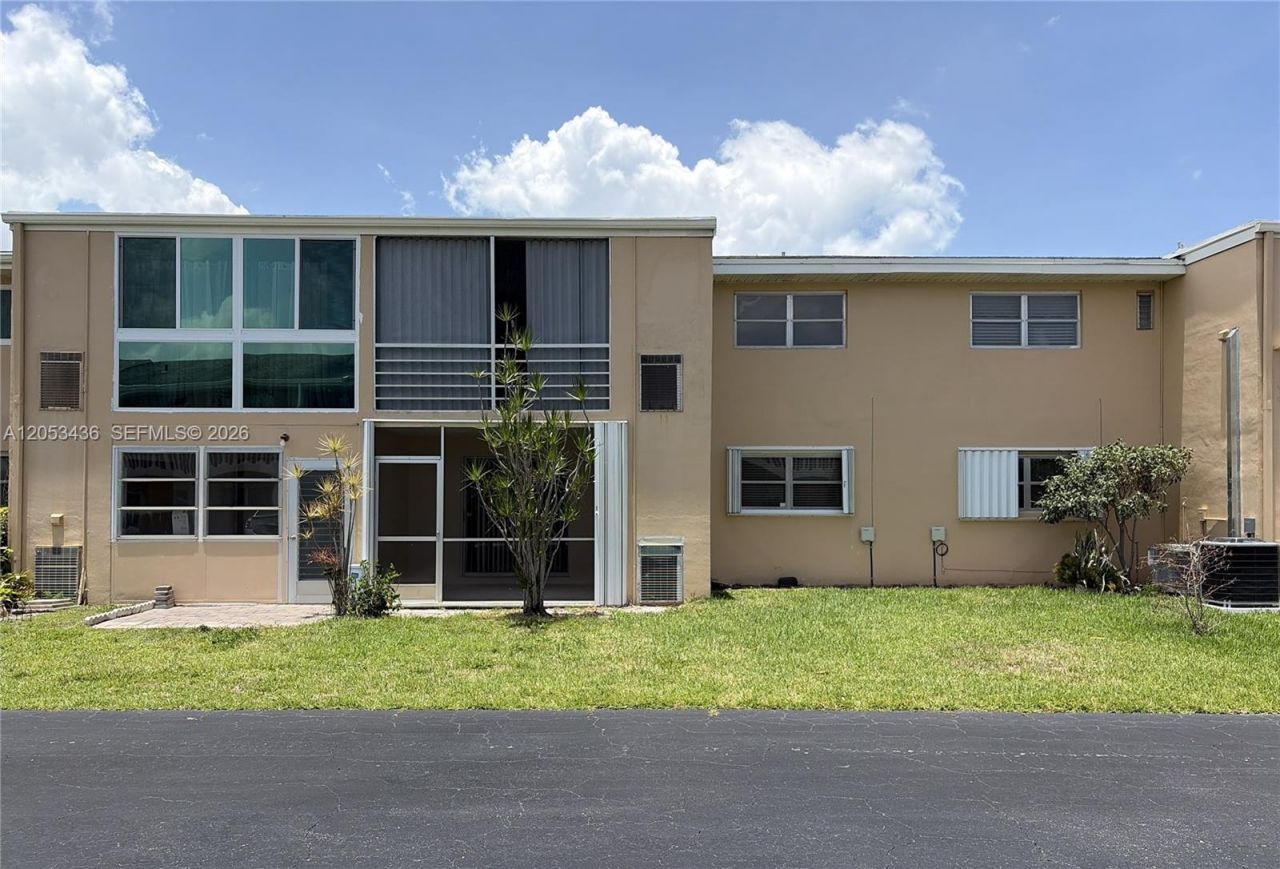 2131 NE 1st Ct, Unit 103, Boynton Beach, FL 33435 Photo