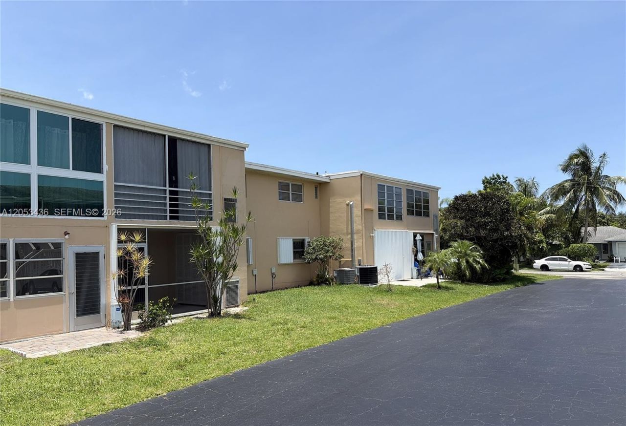 2131 NE 1st Ct, Unit 103, Boynton Beach, FL 33435 Photo