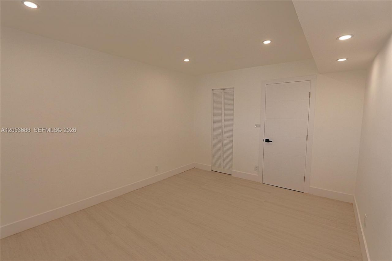801 NW 47th Ave, Unit 518W, Miami, FL 33126 Photo