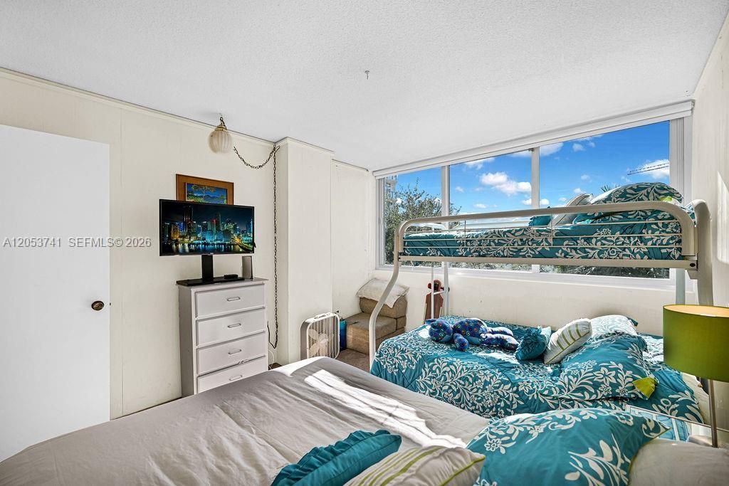 7135 Collins Ave, Unit 435, Miami Beach, FL 33141 Photo