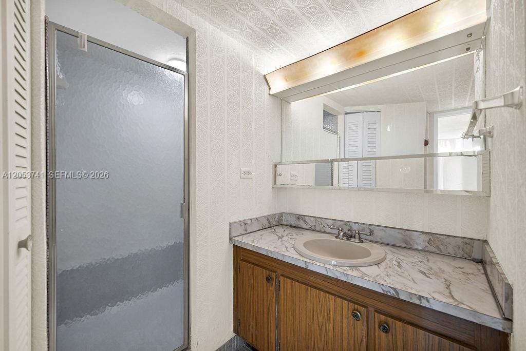 7135 Collins Ave, Unit 435, Miami Beach, FL 33141 Photo