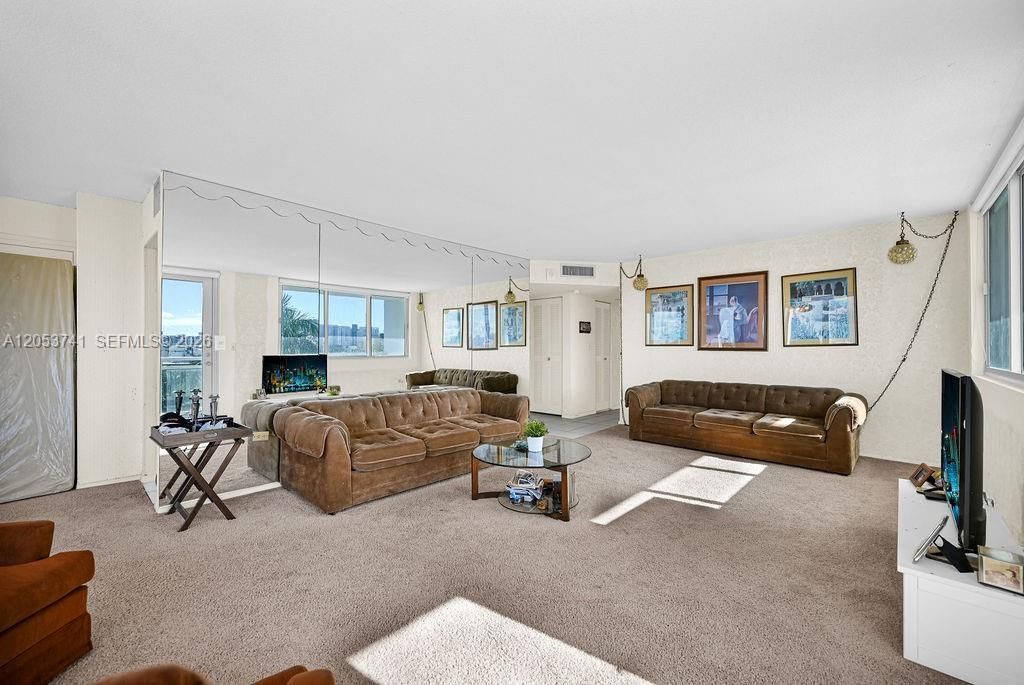 7135 Collins Ave, Unit 435, Miami Beach, FL 33141 Photo