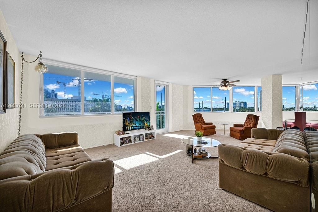 7135 Collins Ave, Unit 435, Miami Beach, FL 33141 Photo