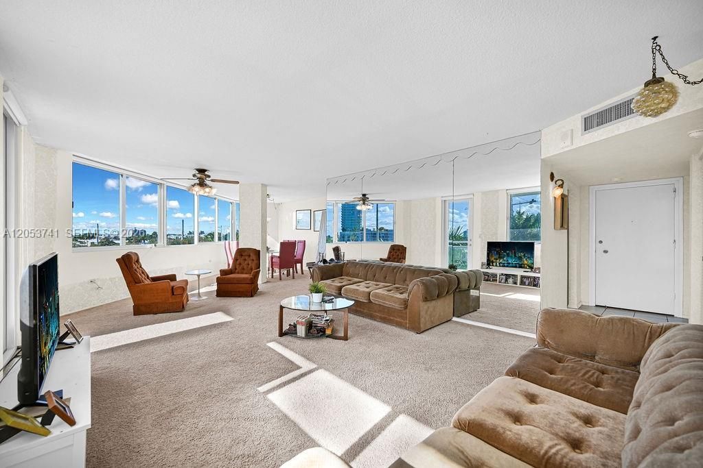 7135 Collins Ave, Unit 435, Miami Beach, FL 33141 Photo