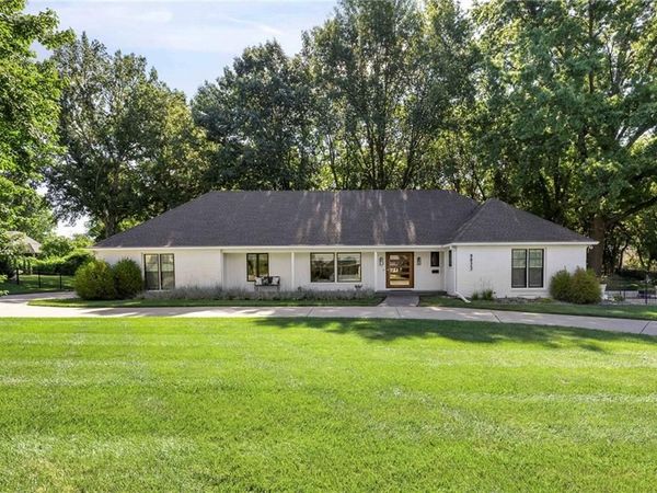 9823 Rosewood Drive, Overland Park, KS 66207