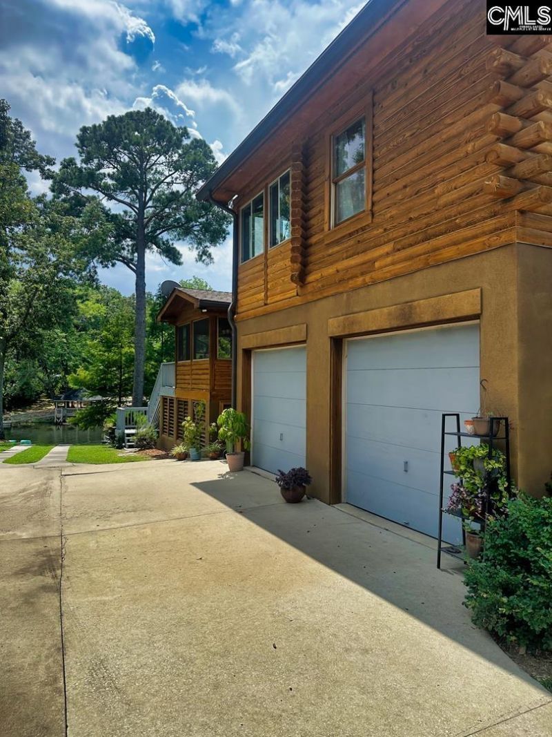 1020 Jones Road Photo 8