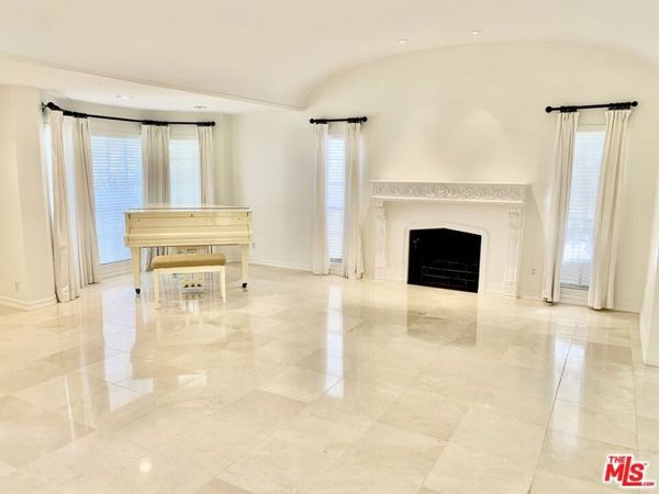115 N Maple Drive, Beverly Hills, CA 90210