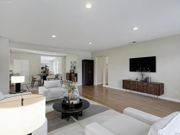 9649 Halberns Blvd, Santee, CA 92071