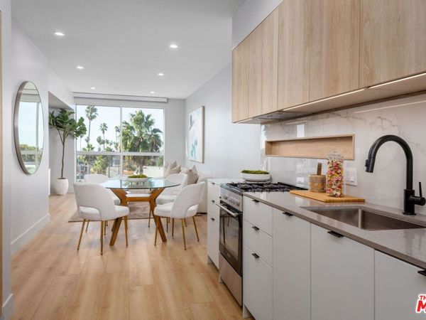 12431 Rochester Avenue, Unit 303, Los Angeles, CA 90025