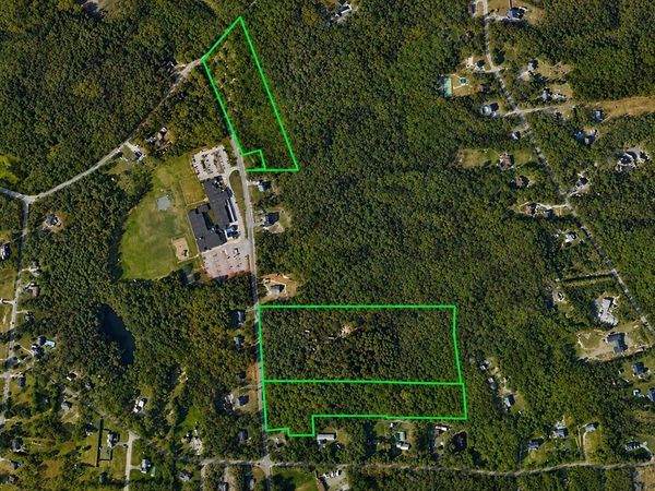 78 74 52 South Main, Berkley, MA 02729